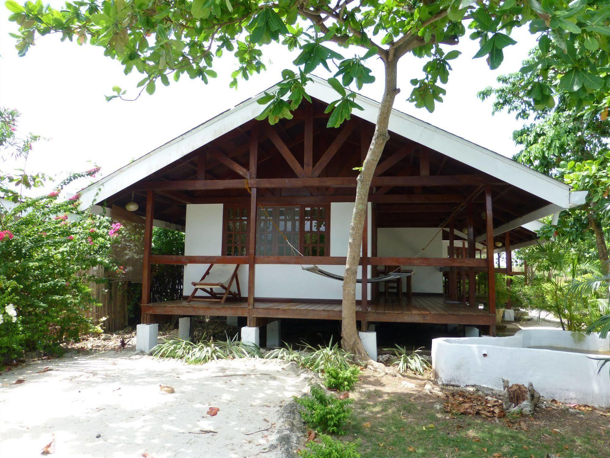 Talima Beach Villas & Dive Resort Cebu Stadt Exterior foto